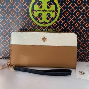 Tory Burch Emerson Wristlet Zip Continental Wallet